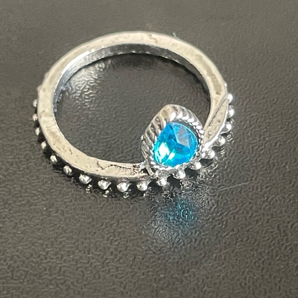 Teal crystal woman ring size 4 - Picture 2 of 8